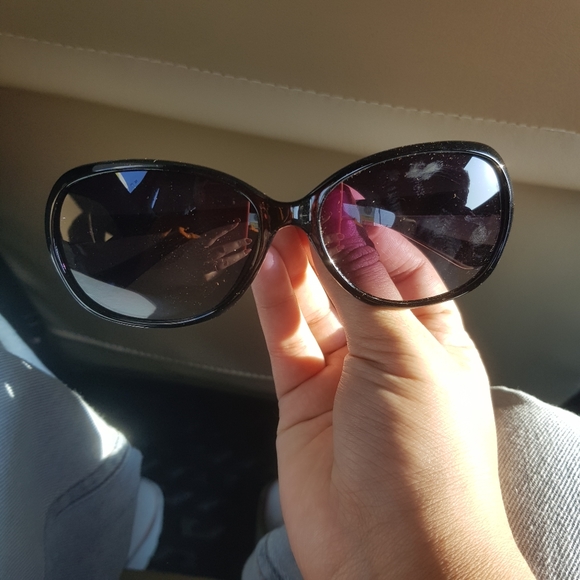 SunGlasses - Picture 3 of 5